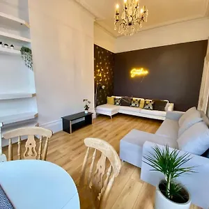 https://great-central-apartment-by-the-sea.brighton-hotels-england.com