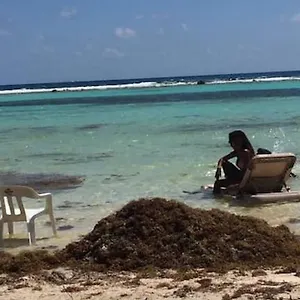 https://studio-playa-azul.quintano-roohotels.com